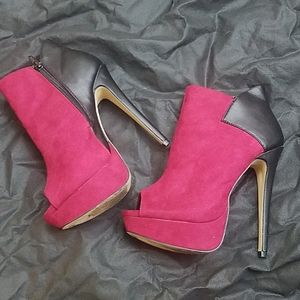 Madison | Burgandy Peep-toe Platform Heels | EUC